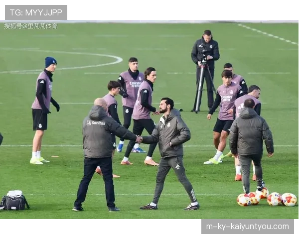 哈维执教引发主帅热议，皇马“暴风”时期豪门动荡背后的格局变化