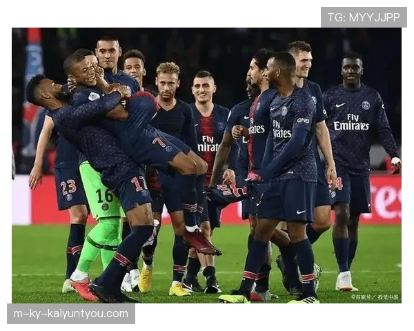 巴黎圣日耳曼中场统治力不足，攻防转换失衡对赛季表现造成影响